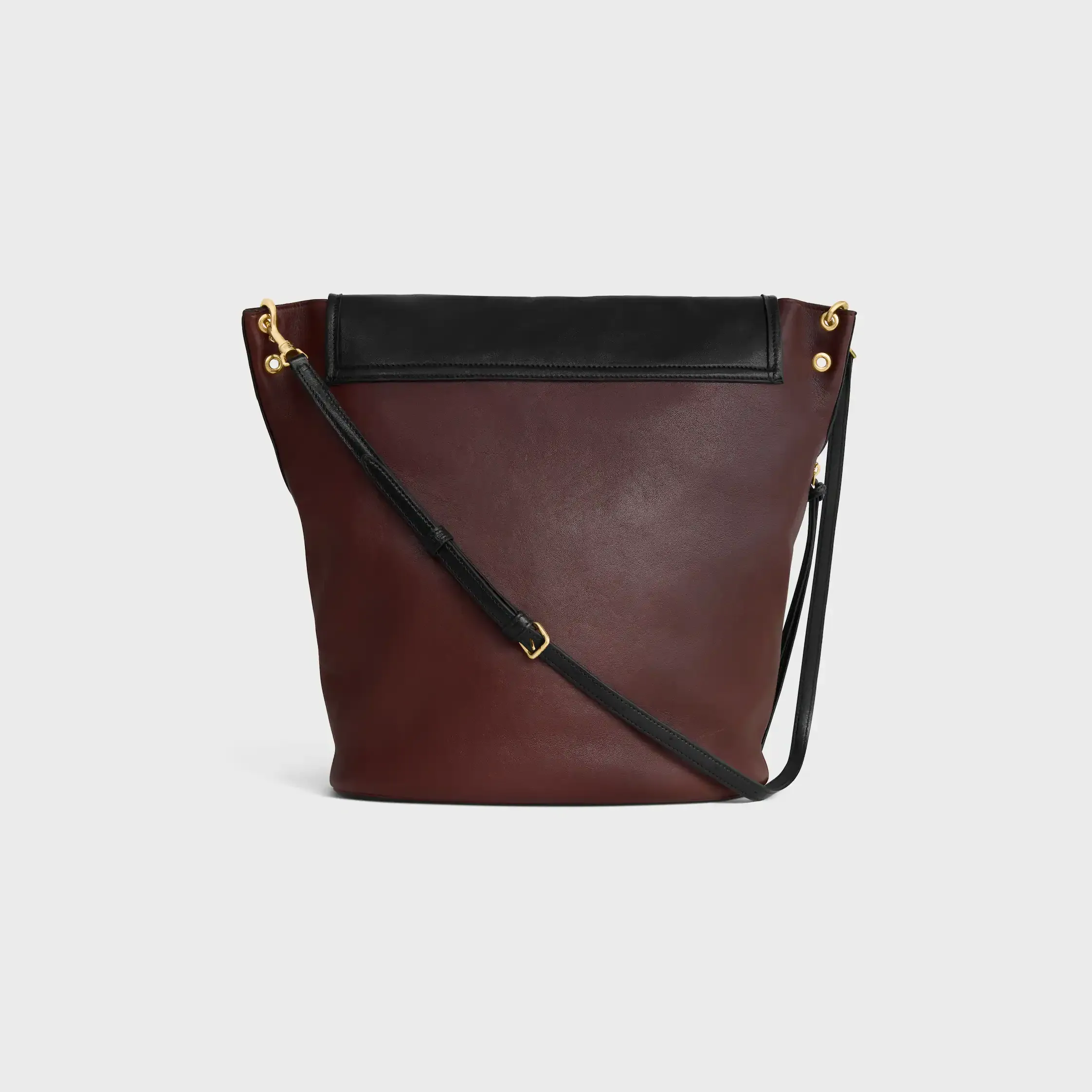 BUCKET SOFT TRIOMPHE IN WEICHEN GLANZENDEN LAMBSKIN