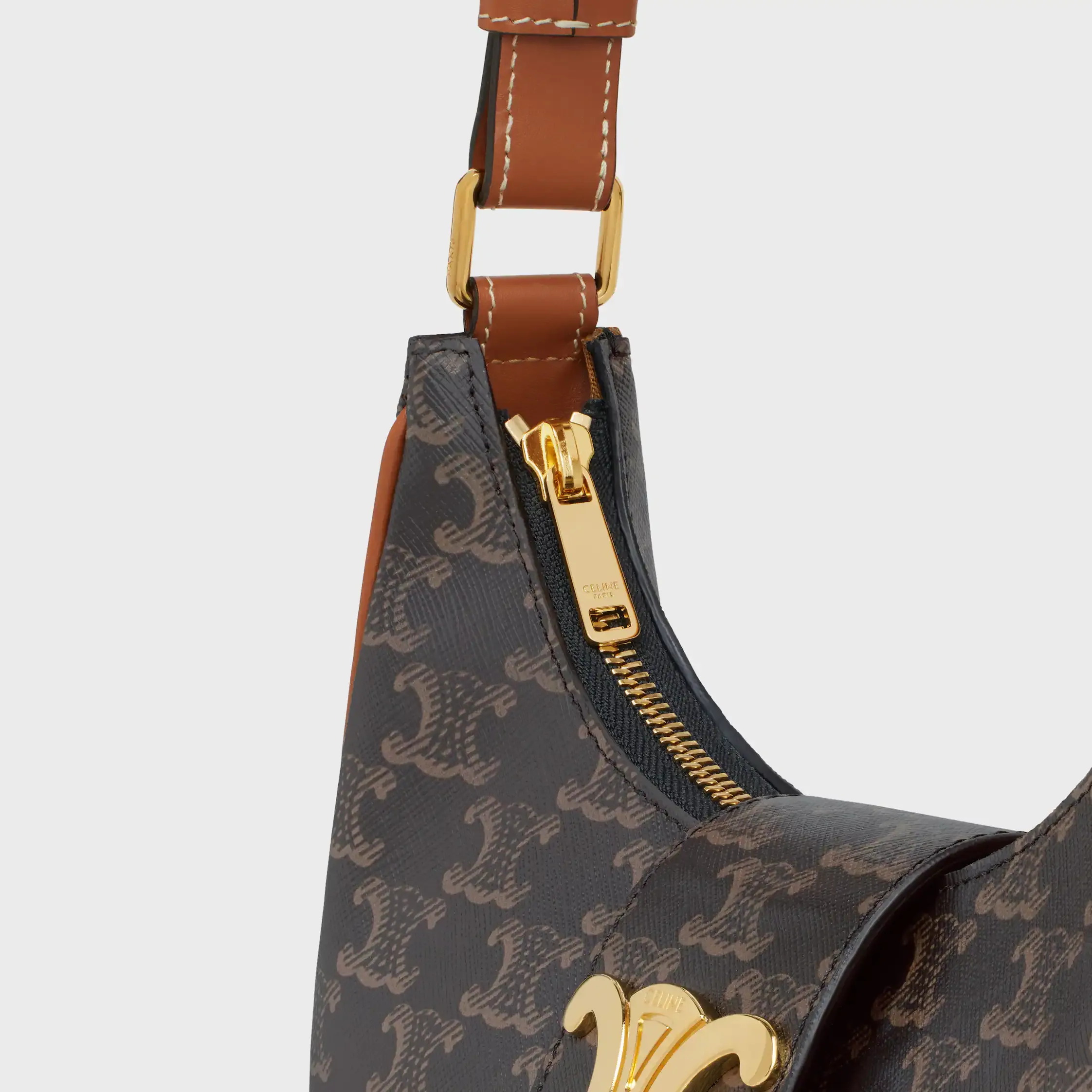 MEDIUM AVA TRIOMPHE TASCHE AUS Triomphe-Canvas und Kalbsleder