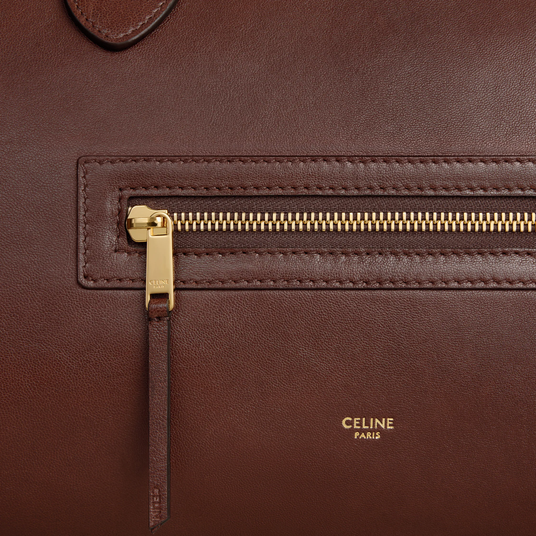 GROSSER KOFFER AUS WEICHEM GLANZLAMBSKIN