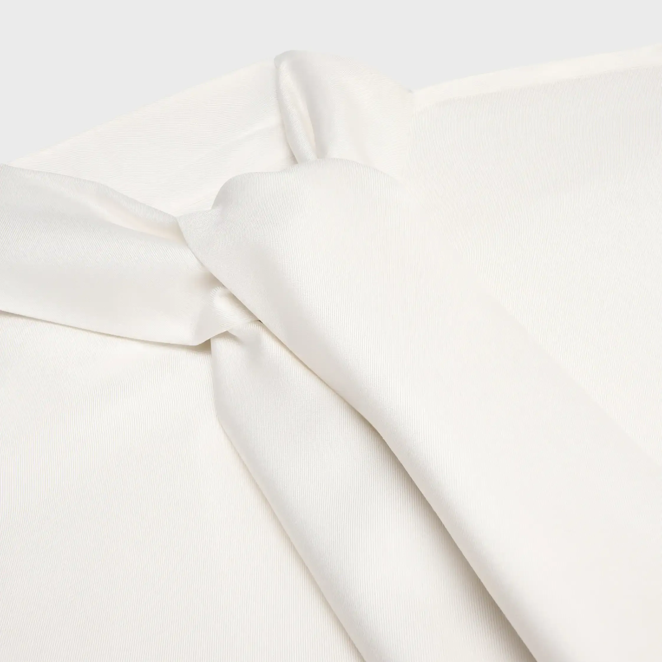 Crop-Lavalliere-Hemd aus Seiden-Twill