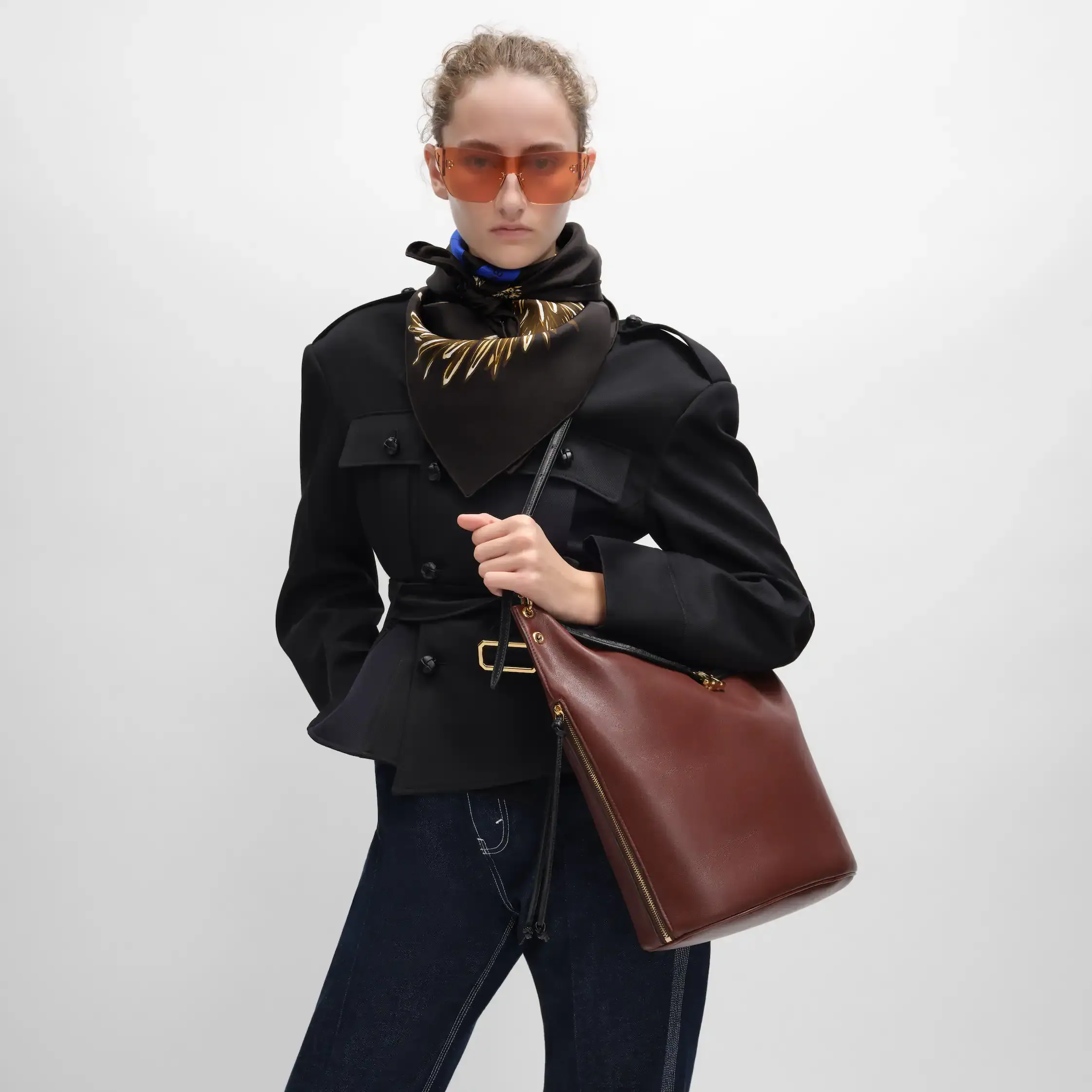 BUCKET SOFT TRIOMPHE IN WEICHEN GLANZENDEN LAMBSKIN
