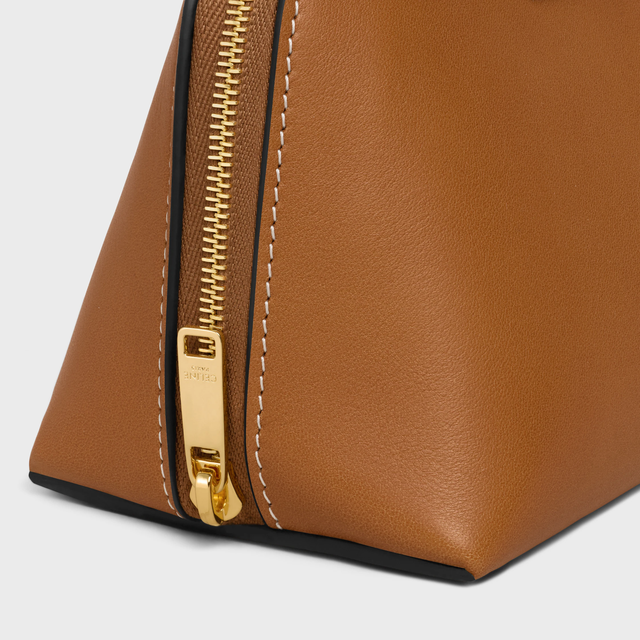 KLEINE KOSMETIKTASCHE AUS GLATTEM KALBSLEDER