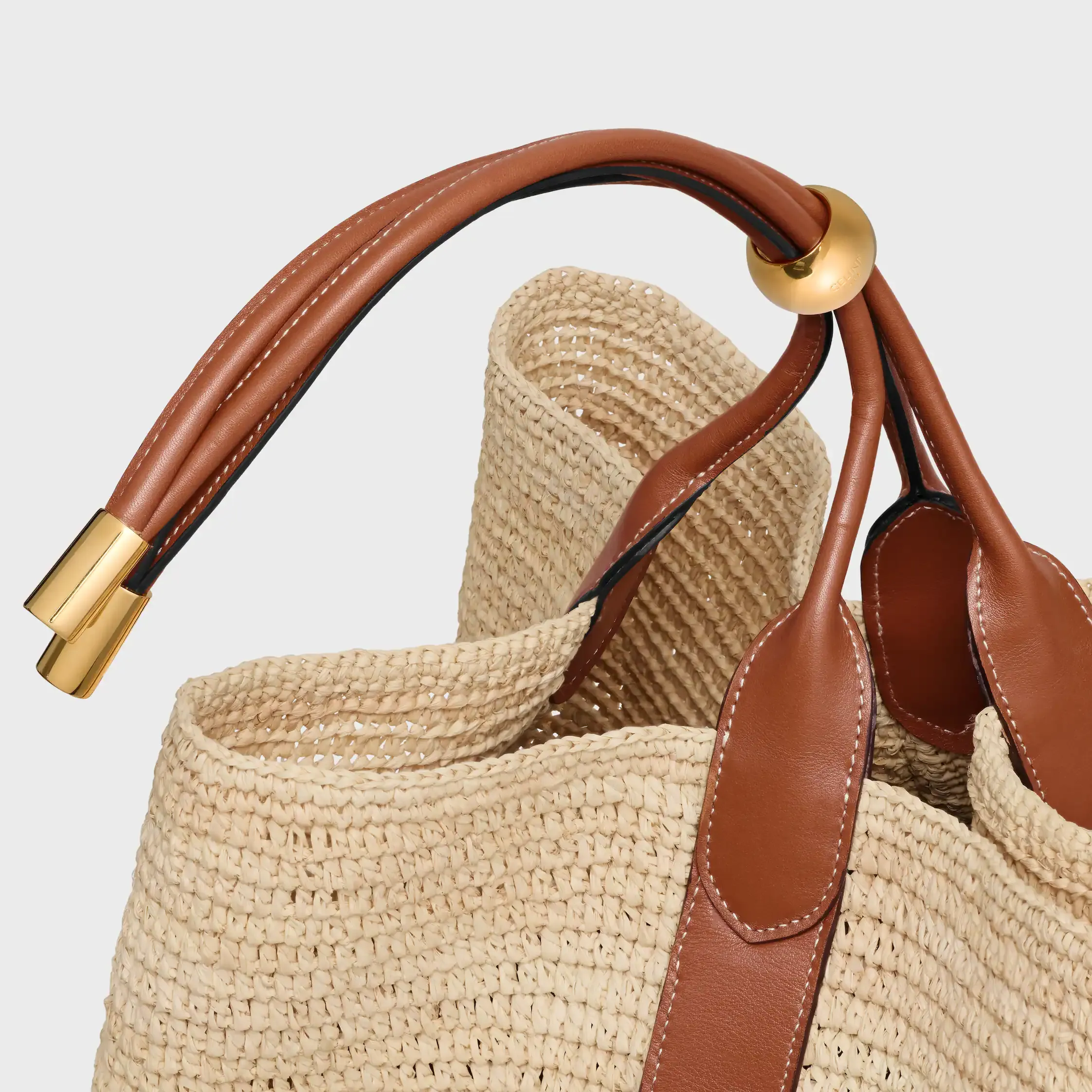 GROßE TASCHE AUS RATTAN UND KALBSLEDER