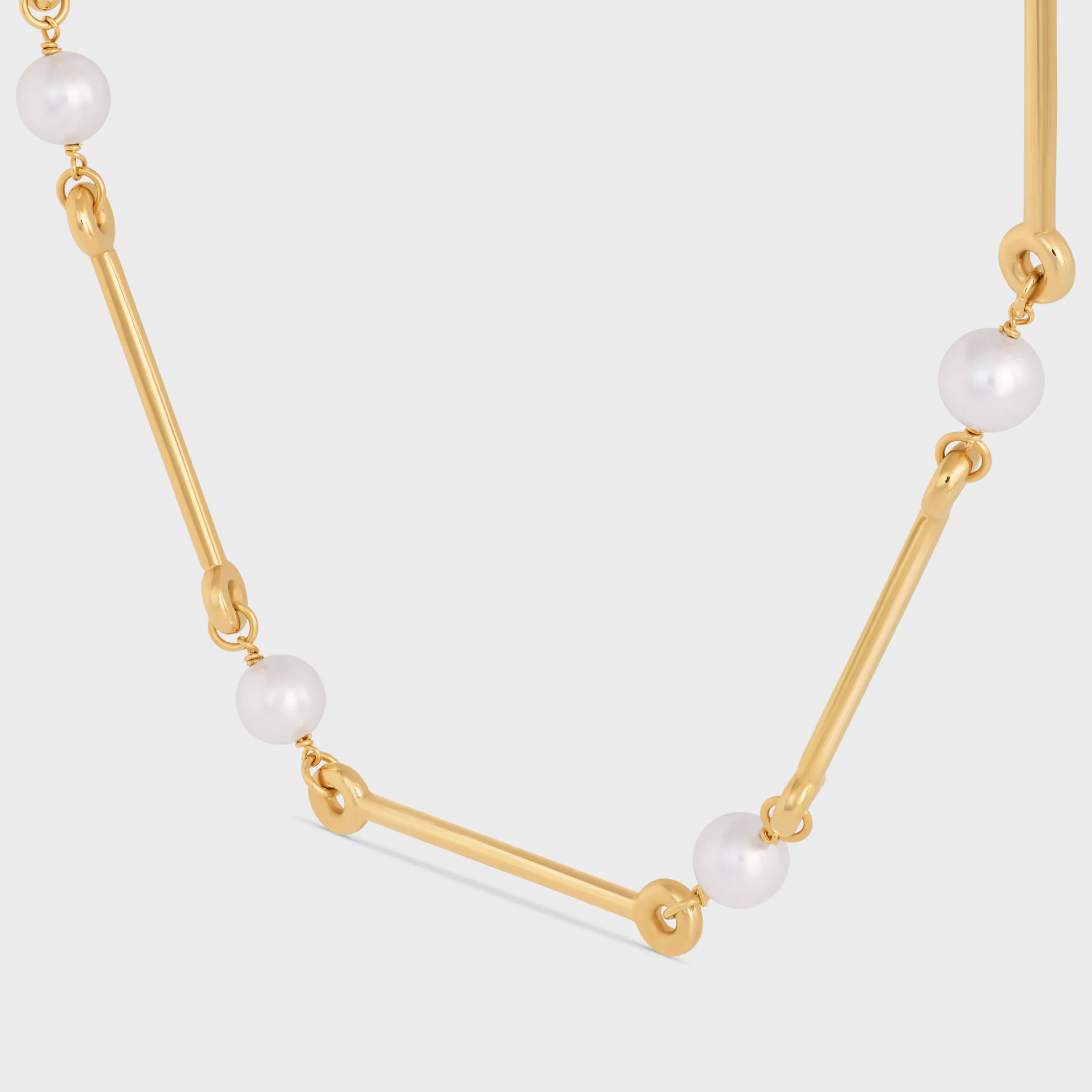 Les Perles Celine Halskette aus Harzperlen und Messing mit Goldfinish