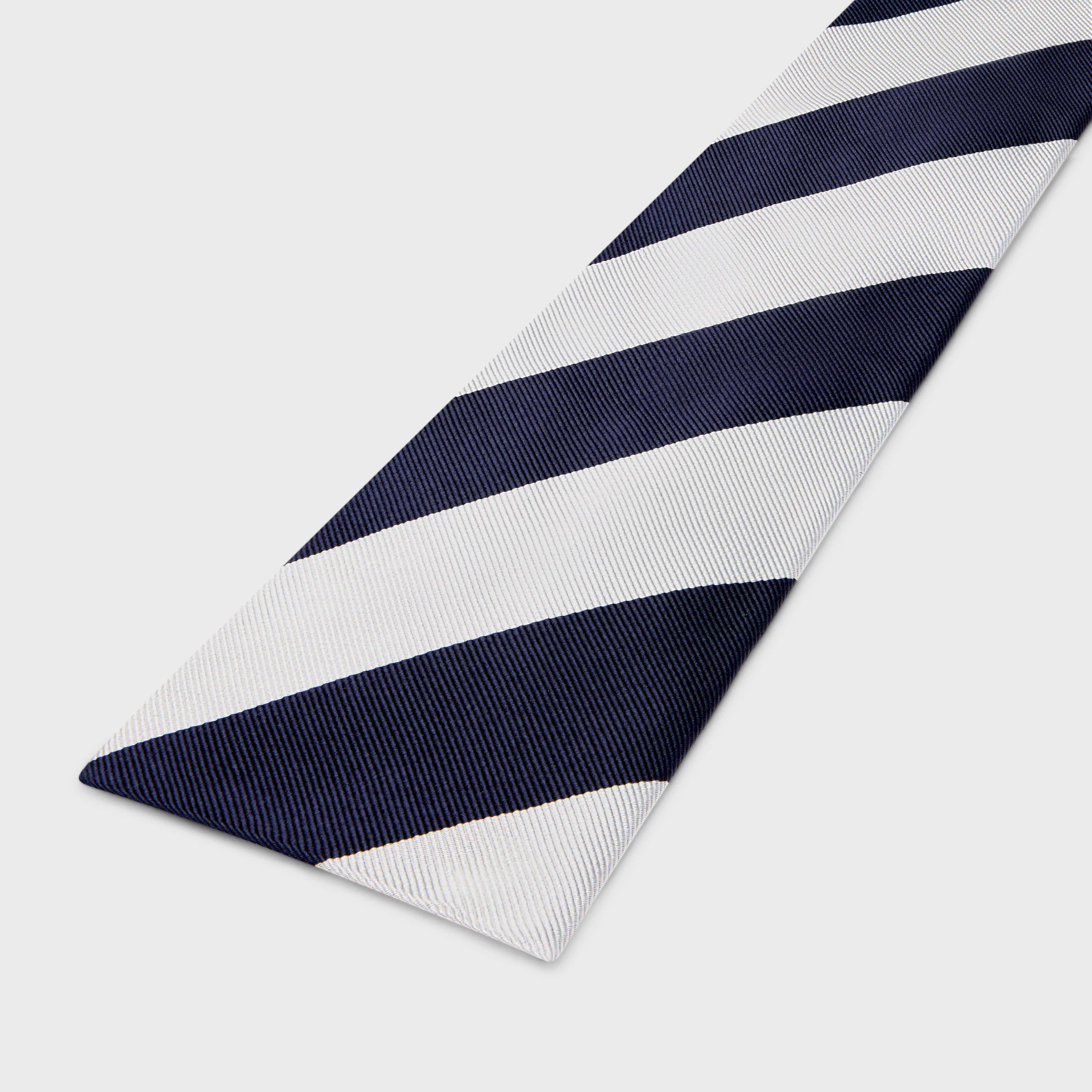 Krawatte in gestreiftem Seiden-Jacquard