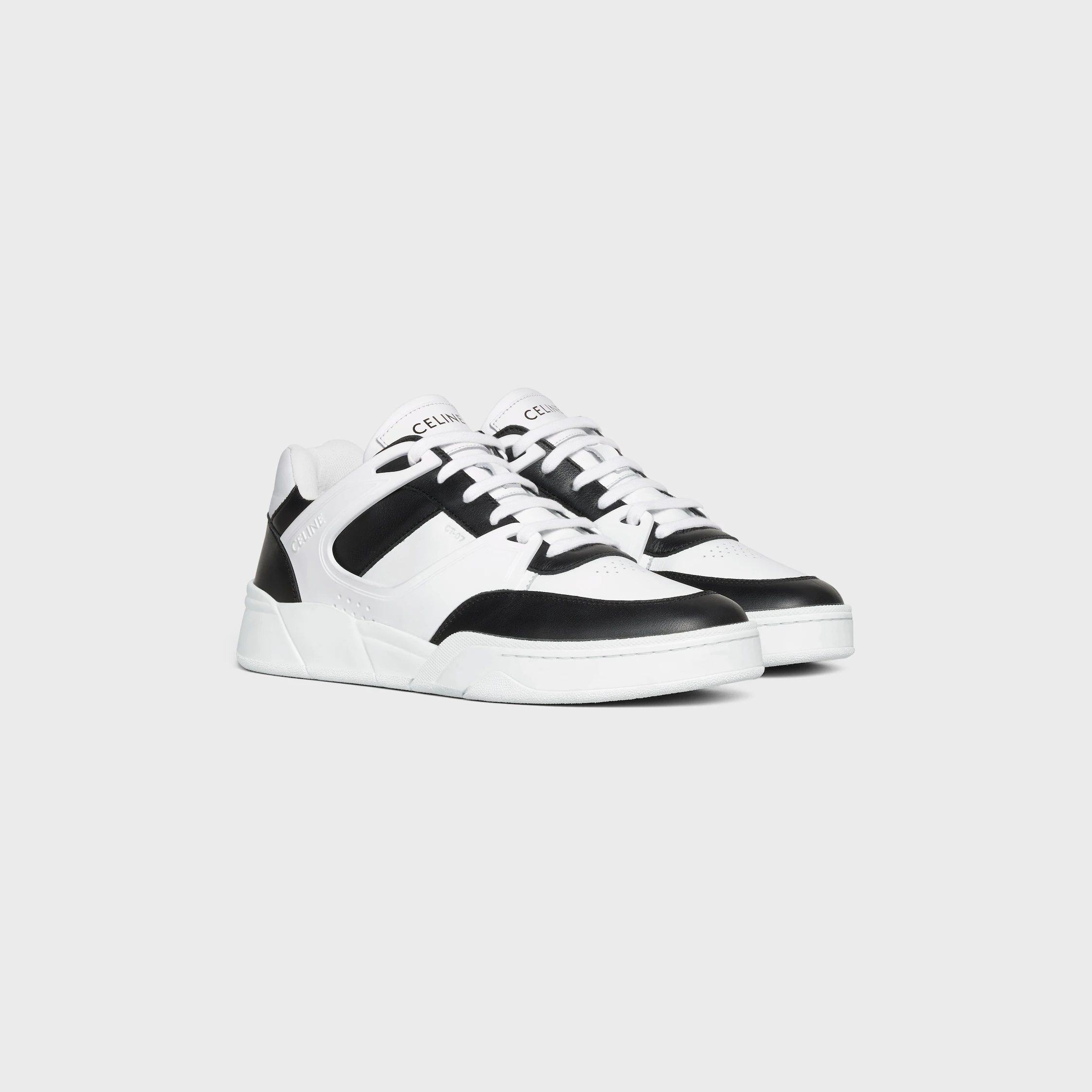 CELINE TRAINER CT-07 NIEDRIGE SCHUH MIT SCHLEIFEN IN KALBSLEDER